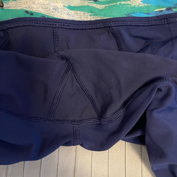 Lululemon - Picture 3 of 4